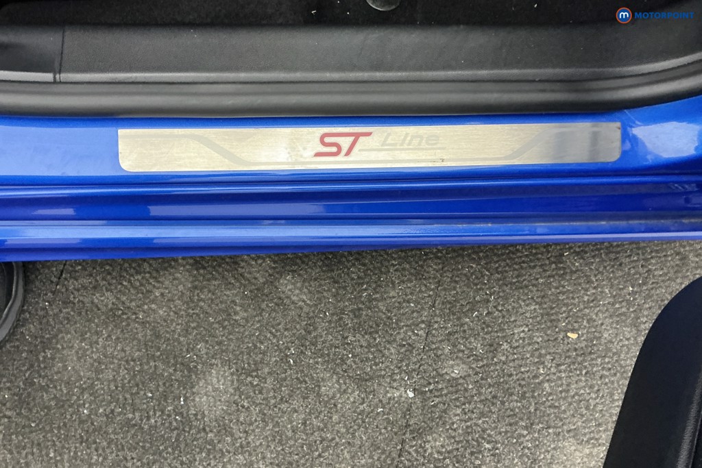 Ford Focus St-Line Vignale Automatic Diesel Hatchback - Stock Number (1612343) - 26th supplementary image