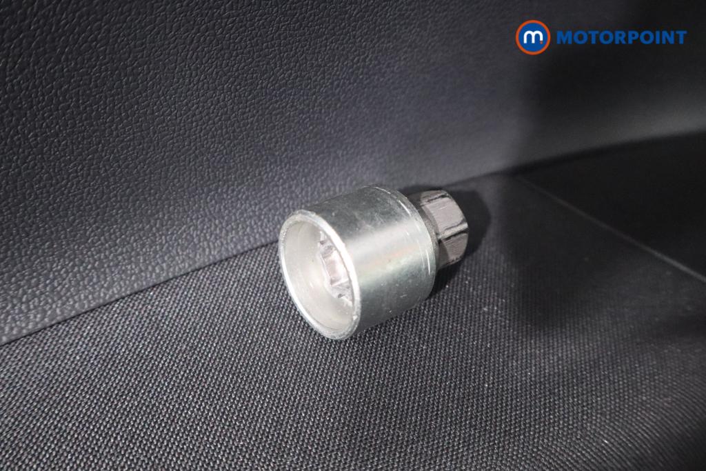 Volkswagen Polo Life Manual Petrol Hatchback - Stock Number (1614736) - 14th supplementary image