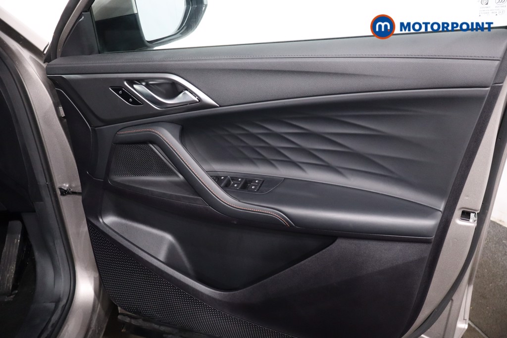 Mg Motor Uk HS SE Automatic Petrol-Electric Hybrid SUV - Stock Number (1616699) - 23rd supplementary image