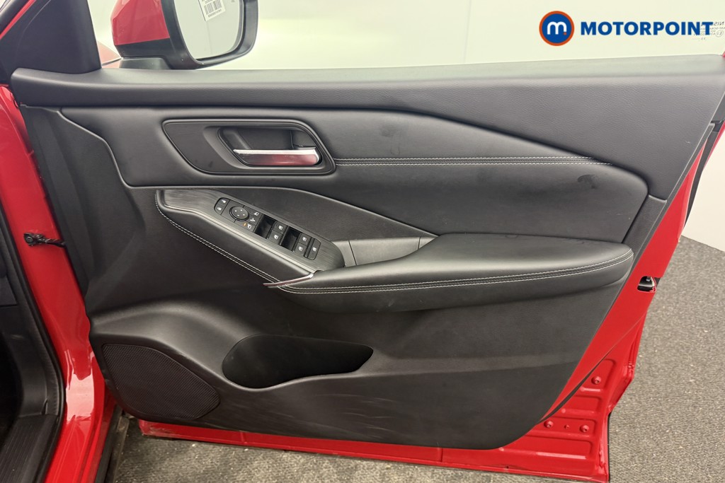 Nissan Qashqai N-Connecta Automatic Petrol SUV - Stock Number (1616751) - 2nd supplementary image