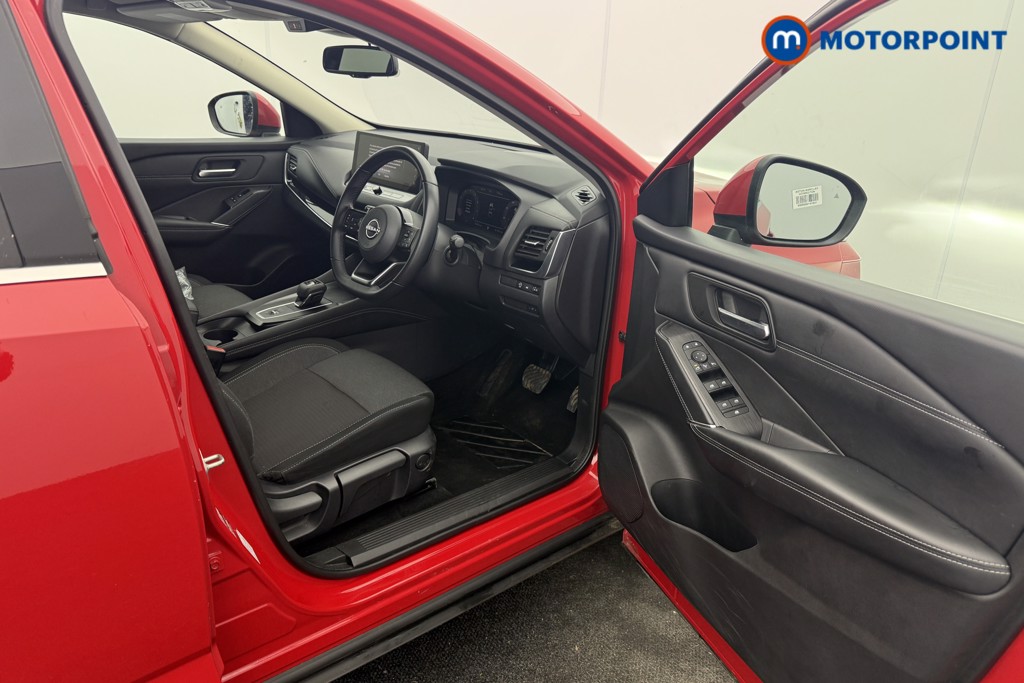 Nissan Qashqai N-Connecta Automatic Petrol SUV - Stock Number (1616751) - 1st supplementary image