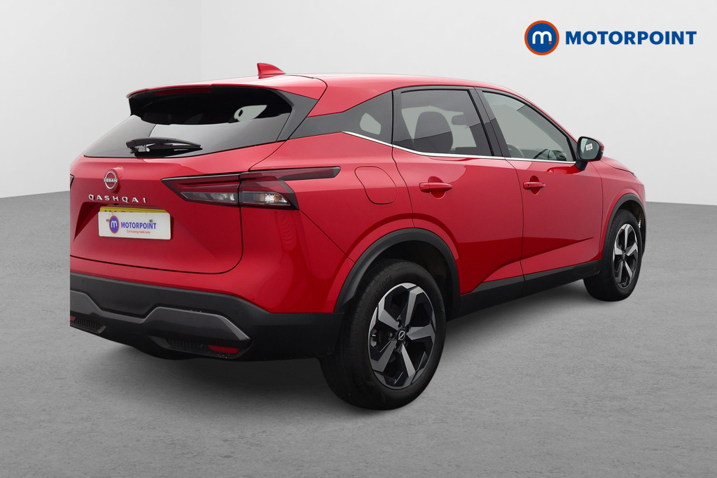 Nissan Qashqai N-Connecta Automatic Petrol SUV - Stock Number (1616751) - Drivers side rear corner