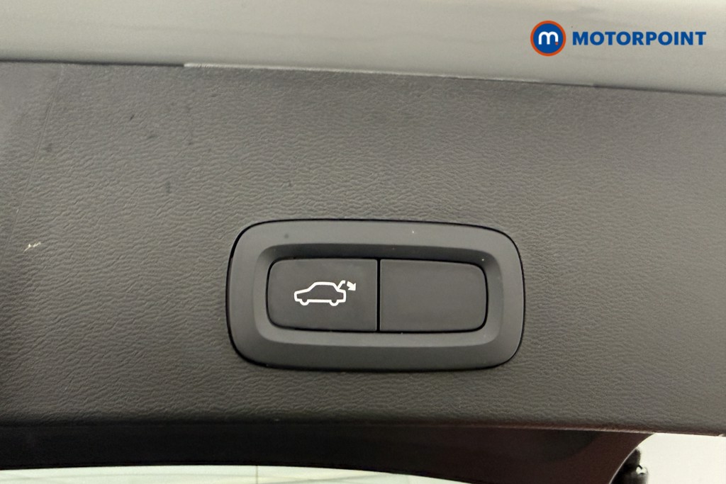 Volvo Xc40 Core Automatic Petrol SUV - Stock Number (1617478) - 15th supplementary image