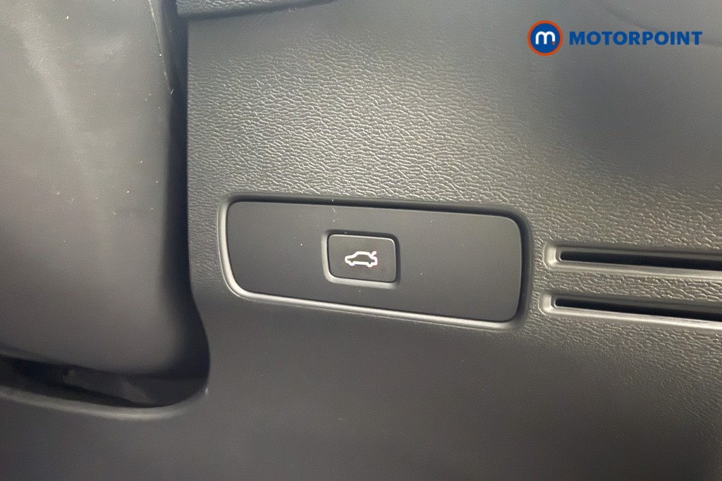 Volvo Xc40 Core Automatic Petrol SUV - Stock Number (1617478) - 22nd supplementary image