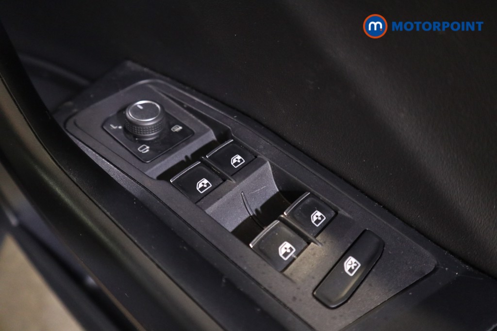 Volkswagen T-Roc R-Line Automatic Petrol SUV - Stock Number (1617618) - 15th supplementary image