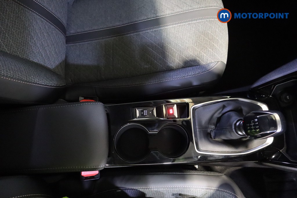 Peugeot 208 Allure Manual Petrol Hatchback - Stock Number (1618503) - 8th supplementary image