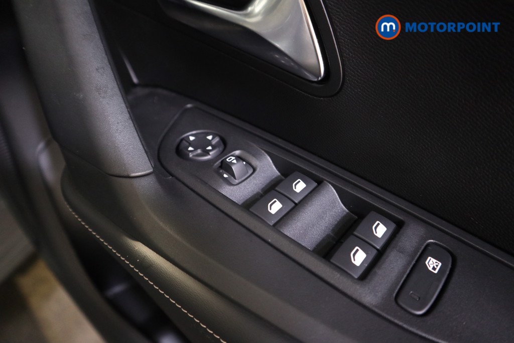 Peugeot 2008 Allure Manual Petrol SUV - Stock Number (1618528) - 15th supplementary image