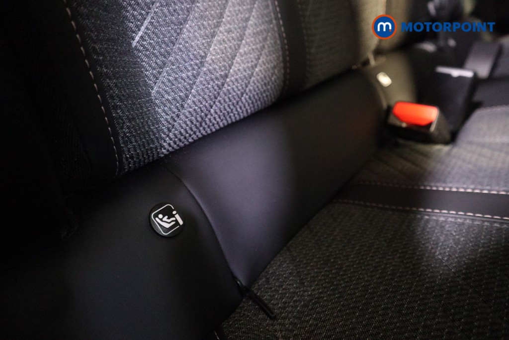 Peugeot 2008 Allure Manual Petrol SUV - Stock Number (1618528) - 18th supplementary image