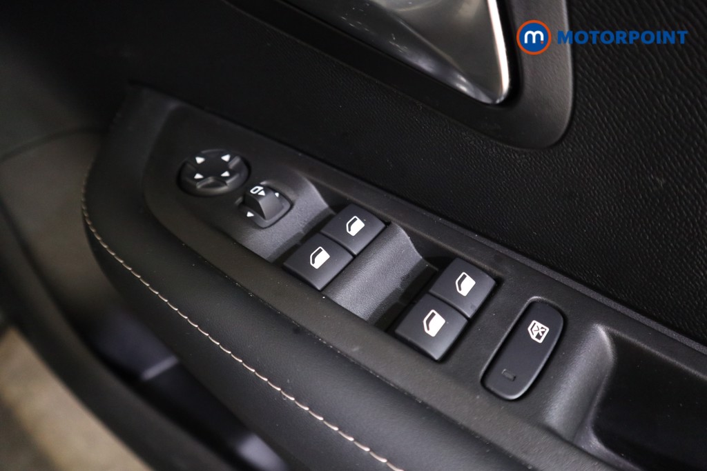 Peugeot 208 Allure Manual Petrol Hatchback - Stock Number (1618947) - 15th supplementary image