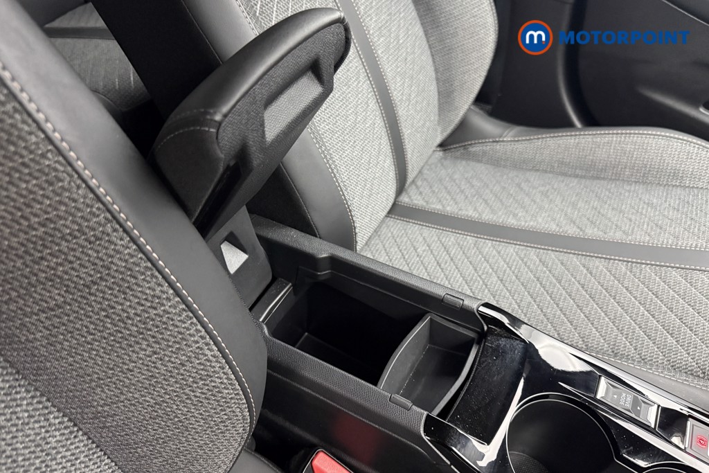 Peugeot 2008 Allure Manual Petrol SUV - Stock Number (1618968) - 19th supplementary image