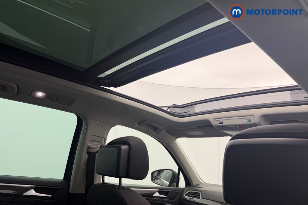 Volkswagen Tiguan Elegance Automatic Petrol SUV - Stock Number (1619357) - 20th supplementary image