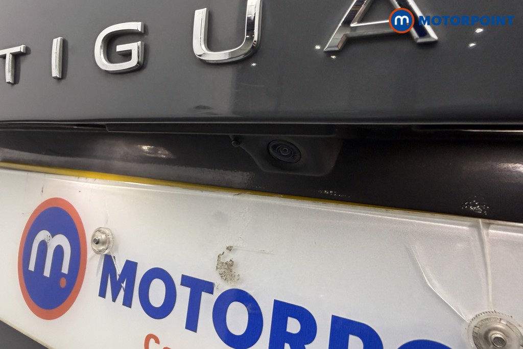 Volkswagen Tiguan Elegance Automatic Petrol SUV - Stock Number (1619357) - 21st supplementary image