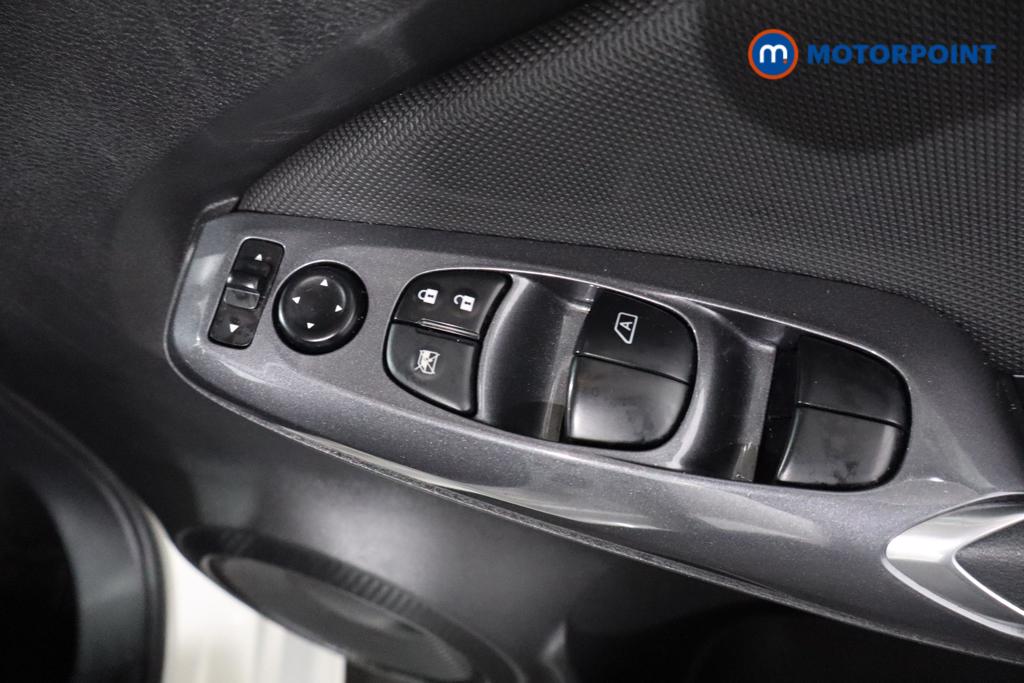 Nissan Juke Acenta Manual Petrol SUV - Stock Number (1619886) - 9th supplementary image