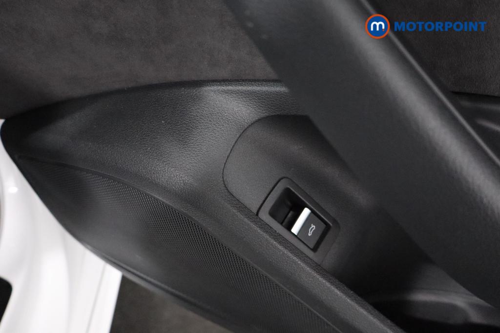 Audi A4 Black Edition Manual Petrol Estate - Stock Number (1620537) - 13th supplementary image