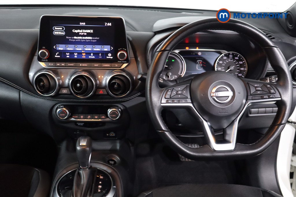 Nissan Juke N-Connecta Automatic Petrol-Electric Hybrid SUV - Stock Number (1620645) - 3rd supplementary image
