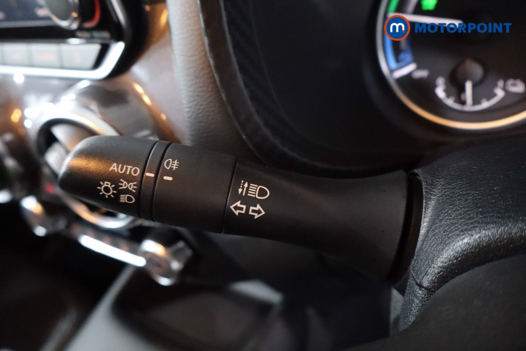 Nissan Juke N-Connecta Automatic Petrol-Electric Hybrid SUV - Stock Number (1620645) - 14th supplementary image