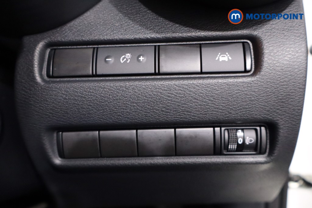 Nissan Juke N-Connecta Automatic Petrol-Electric Hybrid SUV - Stock Number (1620645) - 17th supplementary image