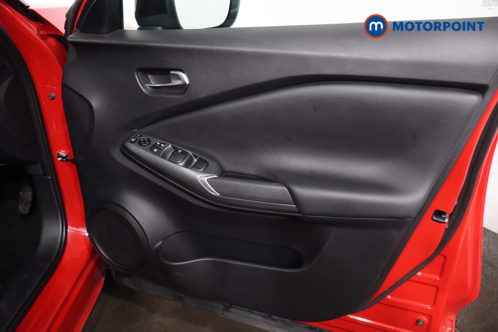 Nissan Juke Acenta Premium Manual Petrol SUV - Stock Number (1621212) - 22nd supplementary image