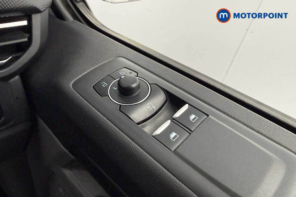 Ford Transit Custom Limited Automatic Diesel Standard Roof Minibus - Stock Number (1605094) - 16th supplementary image