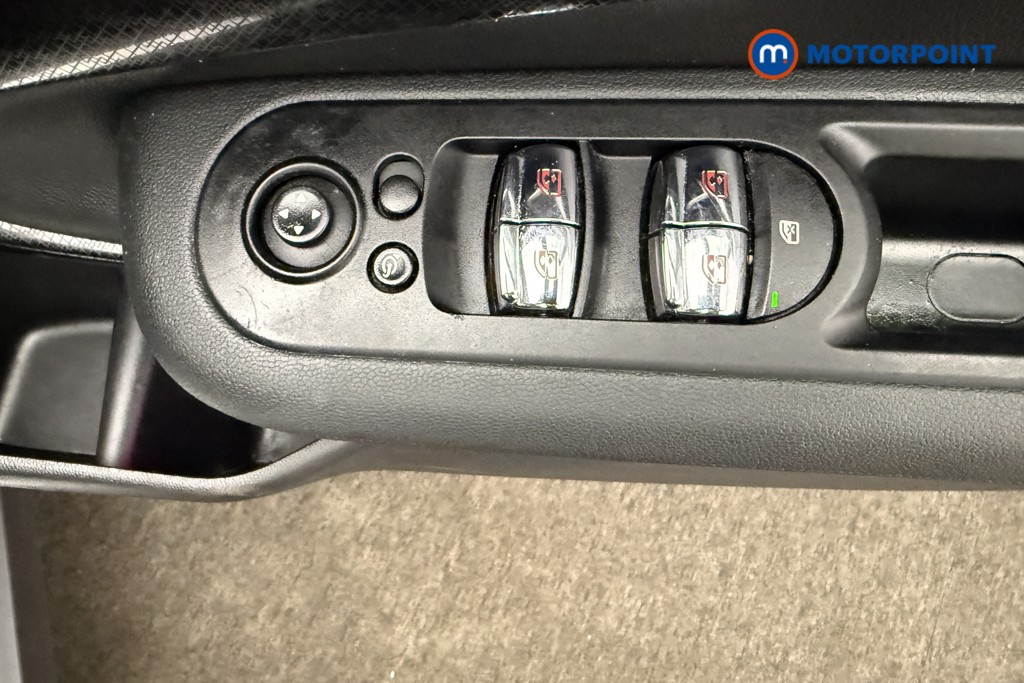 Mini Clubman Cooper Exclusive Automatic Petrol Estate - Stock Number (1606336) - 19th supplementary image