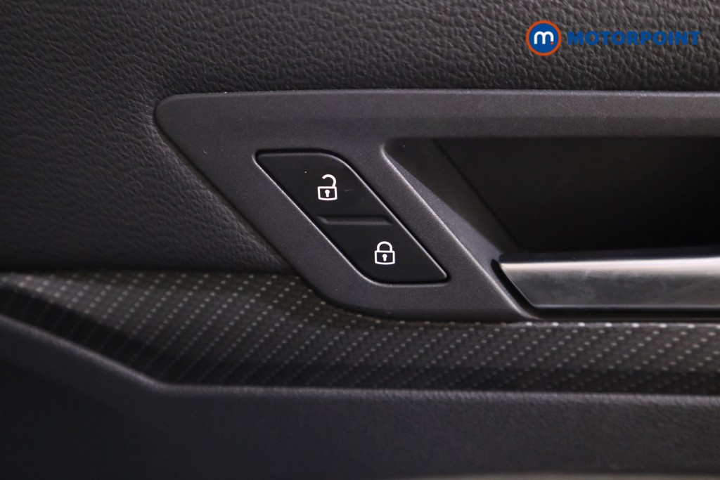 Volkswagen Golf R-Line Manual Petrol Hatchback - Stock Number (1609433) - 15th supplementary image