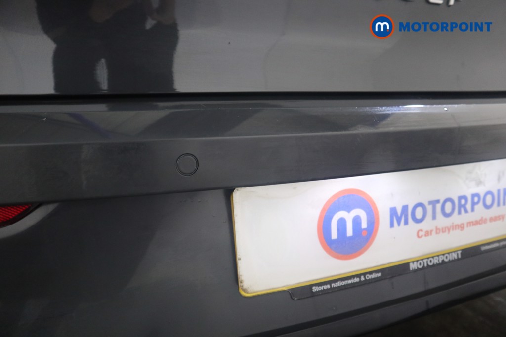 Volkswagen Golf R-Line Manual Petrol Hatchback - Stock Number (1609433) - 28th supplementary image