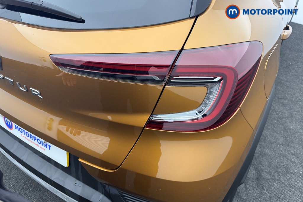 Renault Captur Iconic Manual Petrol SUV - Stock Number (1611178) - 2nd supplementary image