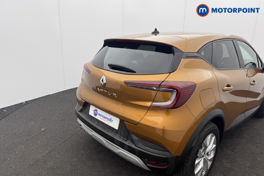 Renault Captur Iconic Manual Petrol SUV - Stock Number (1611178) - 5th supplementary image