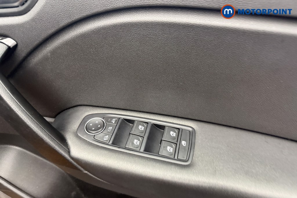 Renault Captur Iconic Manual Petrol SUV - Stock Number (1611178) - 10th supplementary image