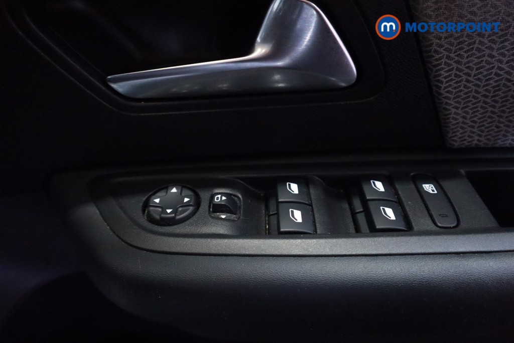 Citroen C4 Shine Manual Petrol Hatchback - Stock Number (1613612) - 2nd supplementary image