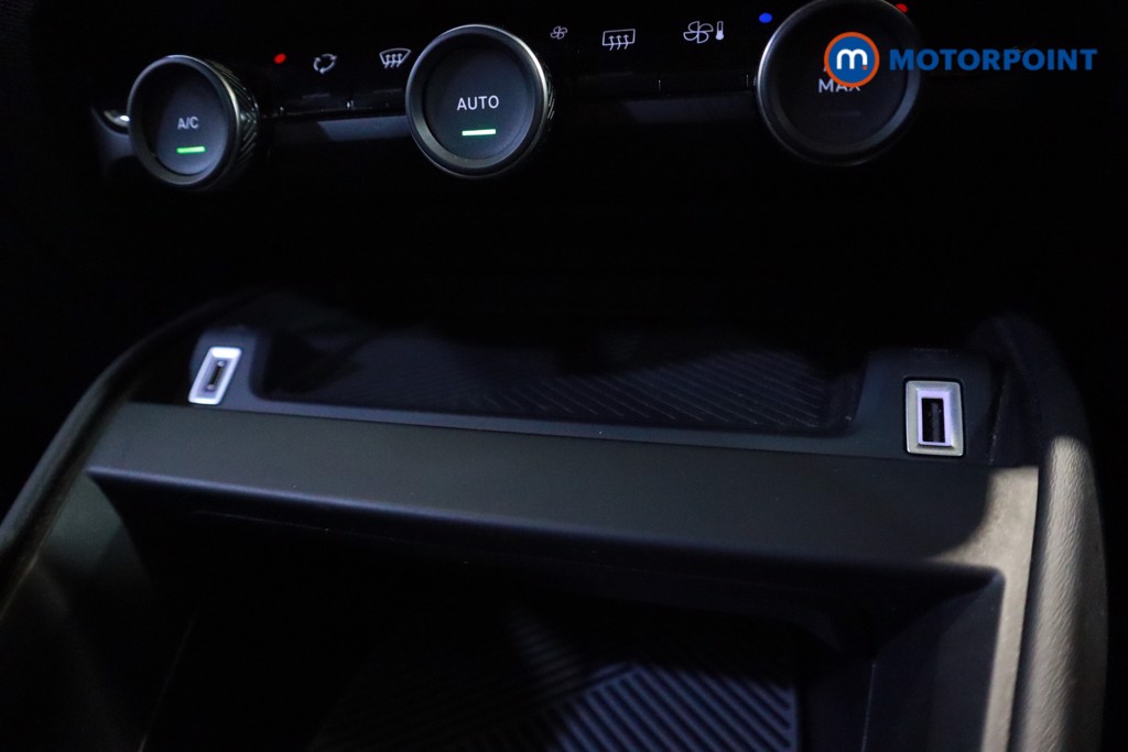 Citroen C4 Shine Manual Petrol Hatchback - Stock Number (1613612) - 19th supplementary image