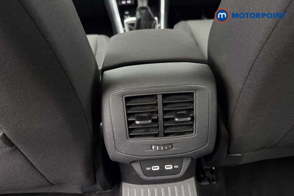 Volkswagen T-Roc Life Manual Petrol SUV - Stock Number (1616286) - 6th supplementary image