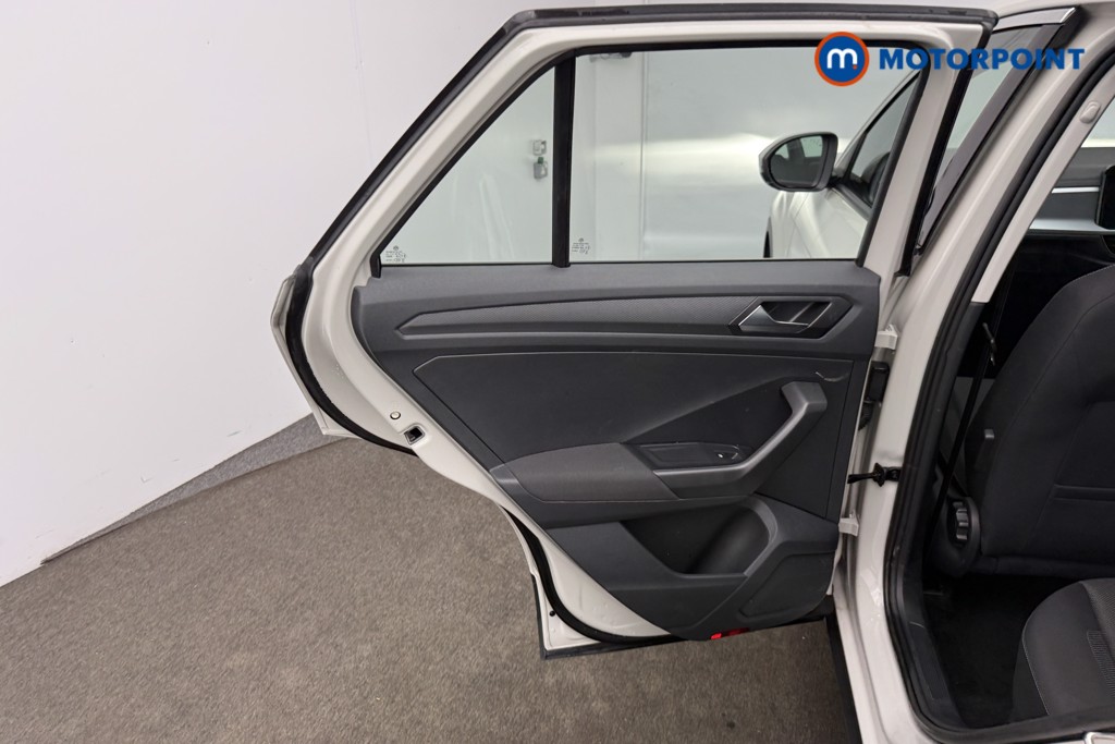 Volkswagen T-Roc Life Manual Petrol SUV - Stock Number (1616286) - 7th supplementary image