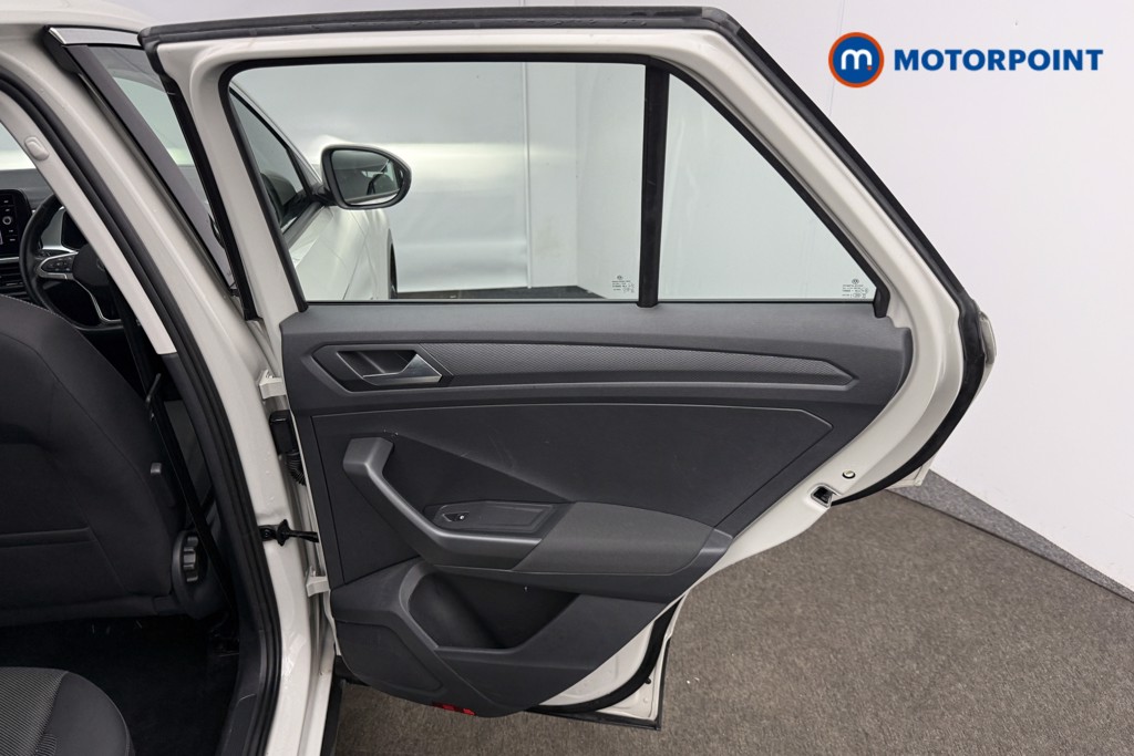 Volkswagen T-Roc Life Manual Petrol SUV - Stock Number (1616286) - 16th supplementary image