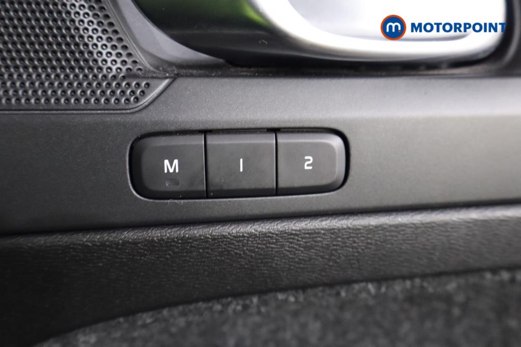 Volvo Xc40 R Design Pro Automatic Petrol SUV - Stock Number (1616419) - 14th supplementary image