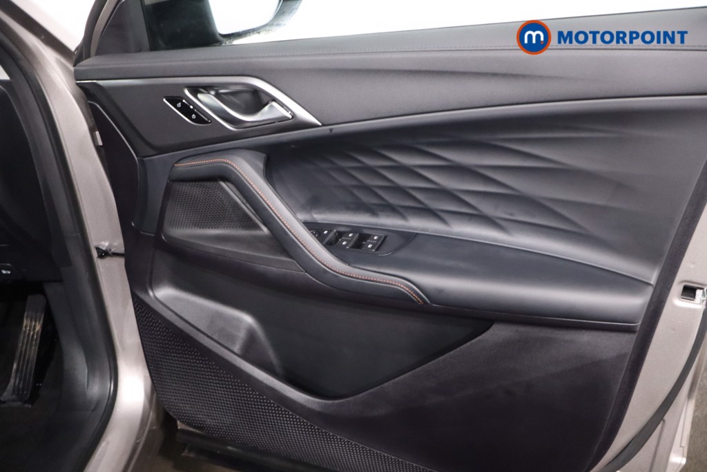 Mg Motor Uk HS SE Automatic Petrol-Electric Hybrid SUV - Stock Number (1616698) - 23rd supplementary image