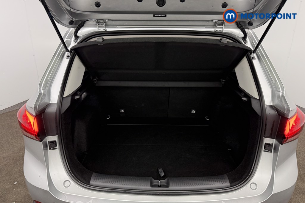 Mg Motor Uk ZS Trophy Automatic Petrol-Electric Hybrid SUV - Stock Number (1616920) - 13th supplementary image