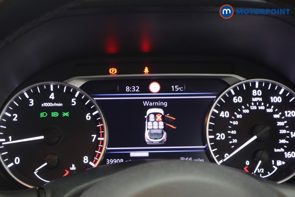 Nissan Juke N-Connecta Manual Petrol SUV - Stock Number (1617499) - 9th supplementary image