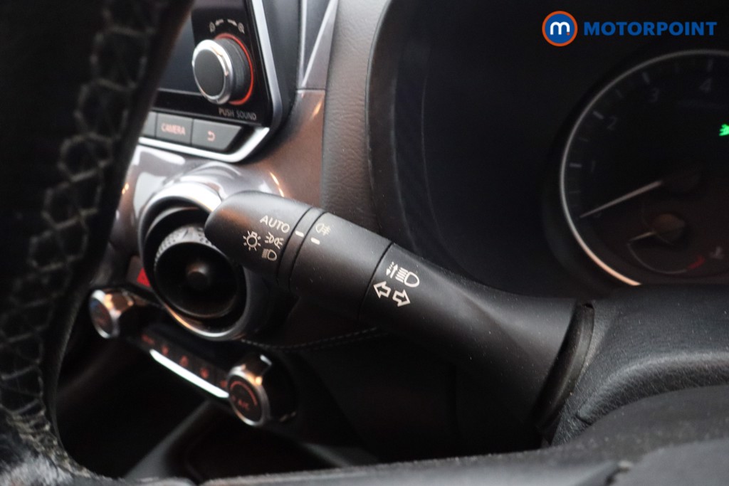 Nissan Juke N-Connecta Manual Petrol SUV - Stock Number (1617499) - 17th supplementary image