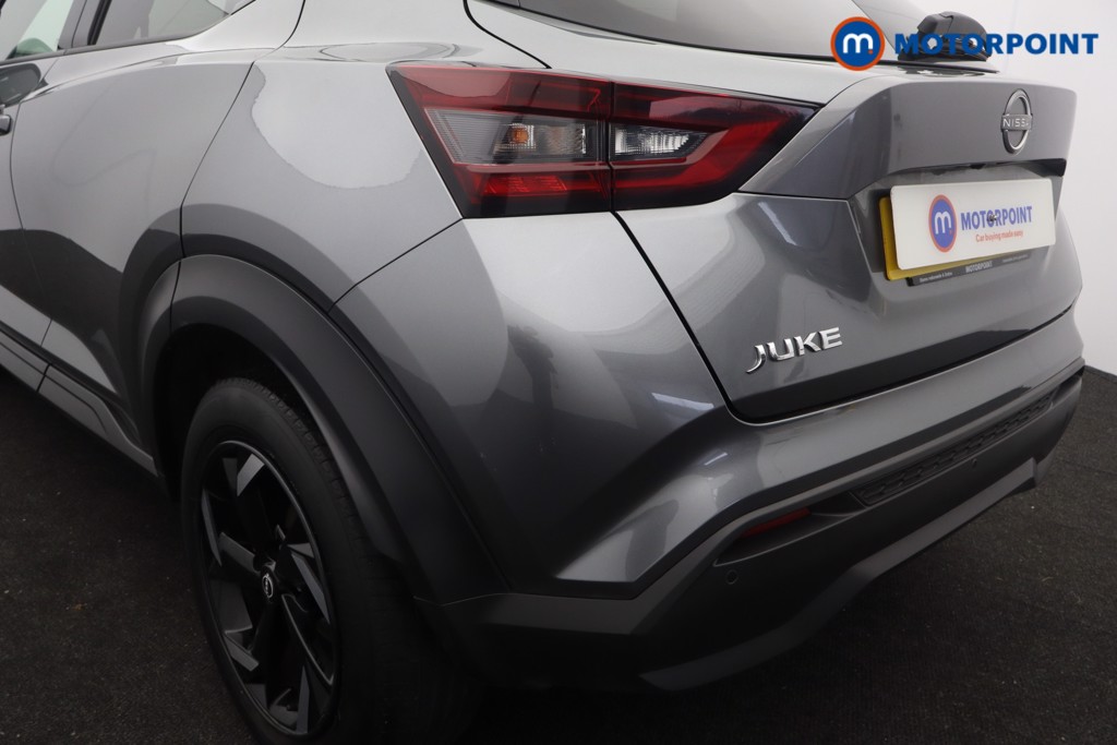 Nissan Juke N-Connecta Manual Petrol SUV - Stock Number (1617499) - 32nd supplementary image