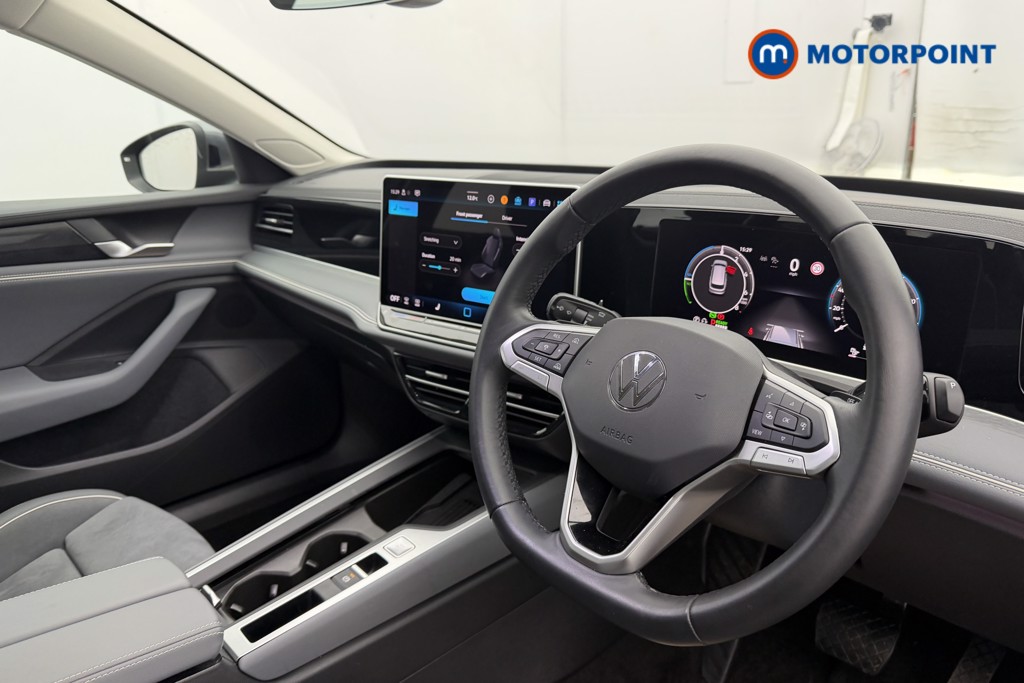 Volkswagen Passat Life Automatic Petrol Plug-In Hybrid Estate - Stock Number (1618581) - 7th supplementary image
