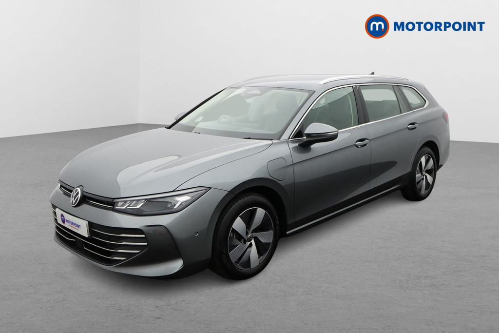 Volkswagen Passat Life Automatic Petrol Plug-In Hybrid Estate - Stock Number (1618581) - Passenger side front corner