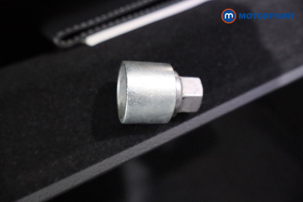 Volkswagen Passat Life Automatic Petrol Plug-In Hybrid Estate - Stock Number (1618652) - 15th supplementary image