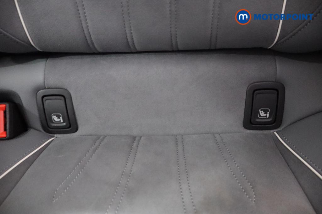 Volkswagen Passat Life Automatic Petrol Plug-In Hybrid Estate - Stock Number (1618652) - 18th supplementary image