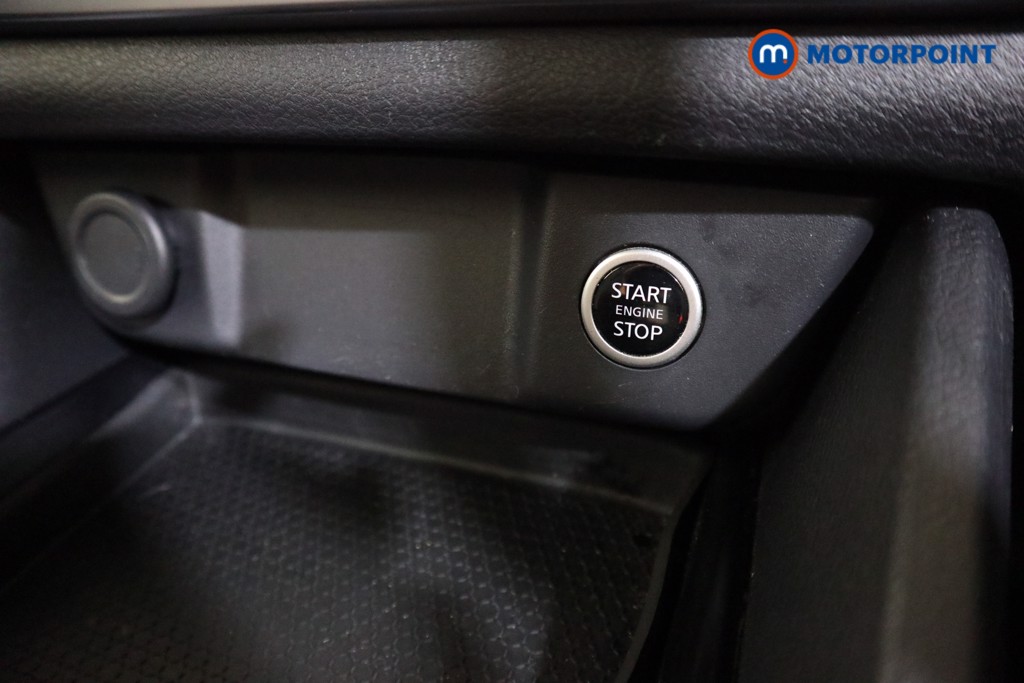 Nissan Qashqai Acenta Premium Automatic Petrol SUV - Stock Number (1618984) - 10th supplementary image