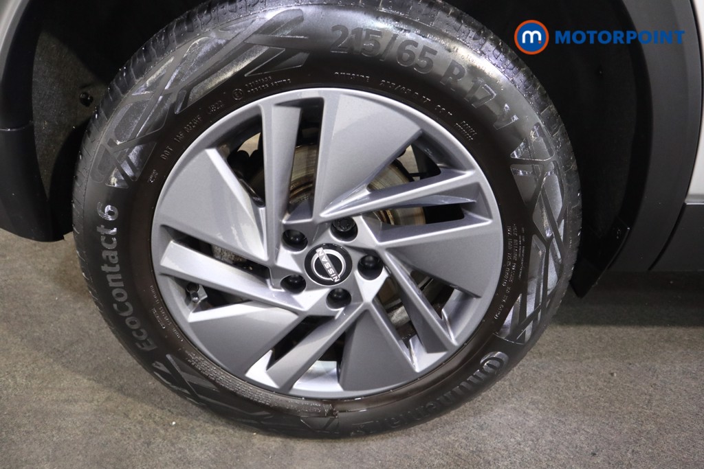 Nissan Qashqai Acenta Premium Automatic Petrol SUV - Stock Number (1618984) - 23rd supplementary image