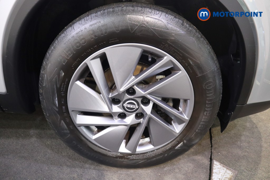 Nissan Qashqai Acenta Premium Automatic Petrol SUV - Stock Number (1618984) - 24th supplementary image