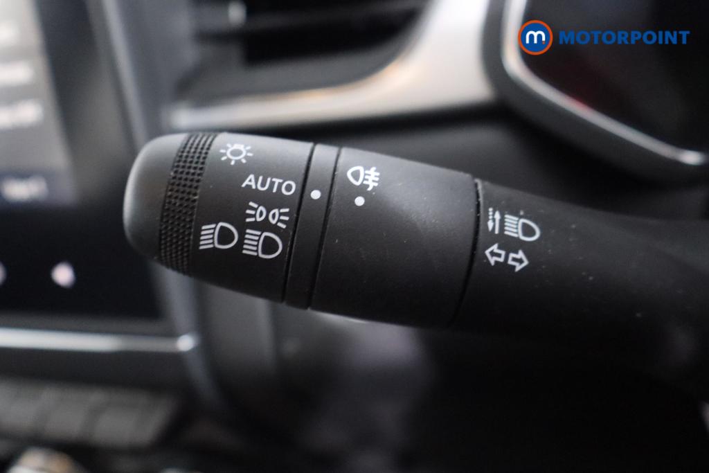 Renault Captur Techno Automatic Petrol Plug-In Hybrid SUV - Stock Number (1619013) - 9th supplementary image