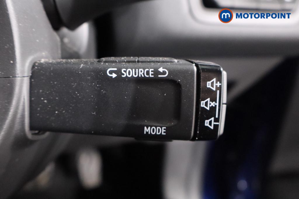 Renault Captur Techno Automatic Petrol Plug-In Hybrid SUV - Stock Number (1619013) - 11th supplementary image