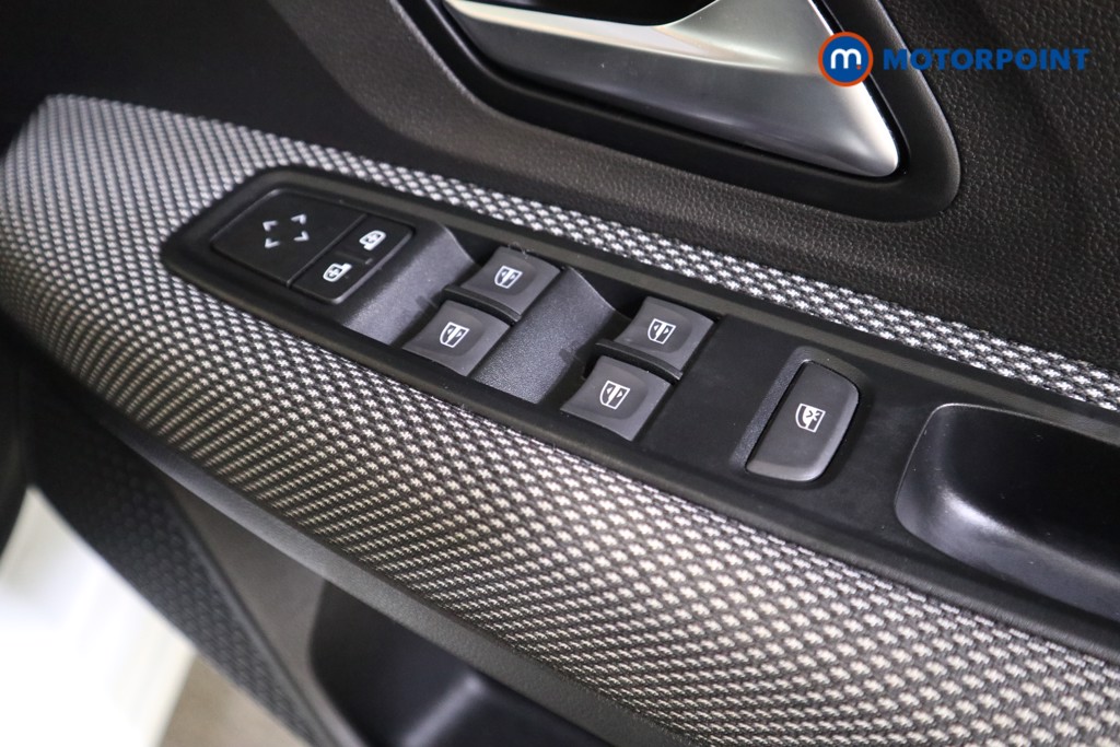 Dacia Sandero Comfort Manual Petrol Hatchback - Stock Number (1619263) - 16th supplementary image